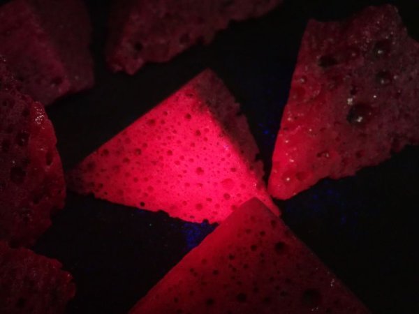 画像2: 多孔質合成合成ルビー　 (2)