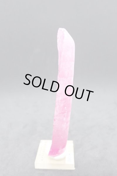 画像2: 合成ピンクサファイア ハーフブール【G240201】 (2)