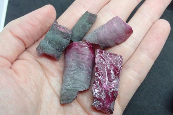 画像4: 合成ルビー 規格外品 おまかせ200ct【G240307】 (4)