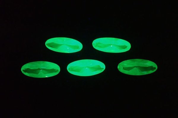 画像4: 【強蛍光】合成グリーンスピネル I 【G240634】 (4)