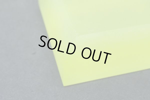 画像5: 強蛍光！ウランガラスの台座 フロストバージョン B【G250227】 (5)